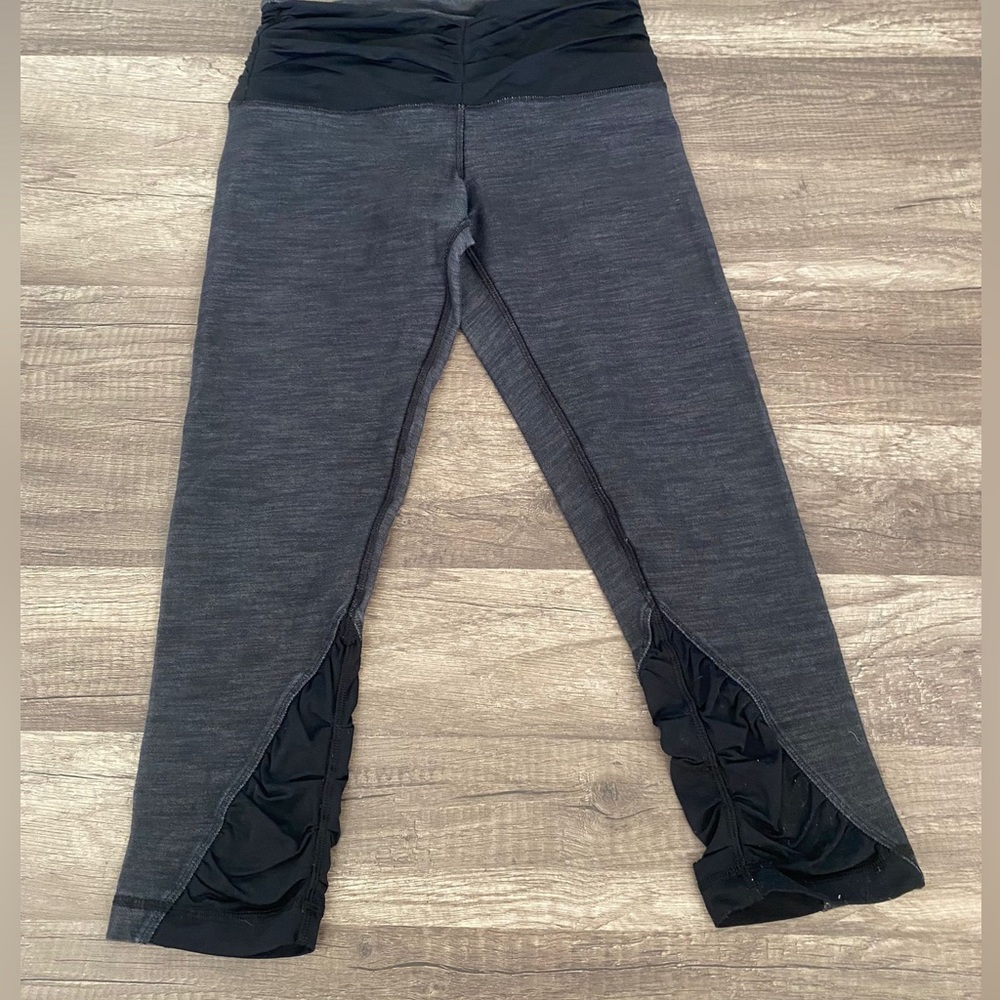 LuLu Lemon knee Length leggings size xs/s in perfect conditions